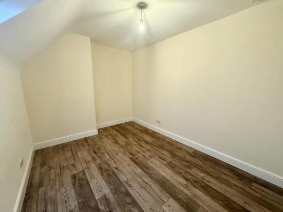 2 bed Flat to rent Image 12