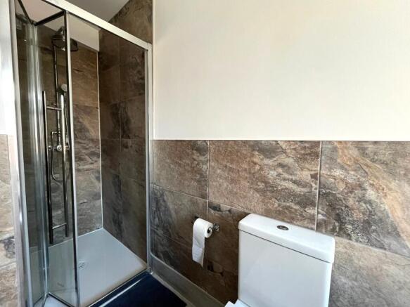 Bath/shower room