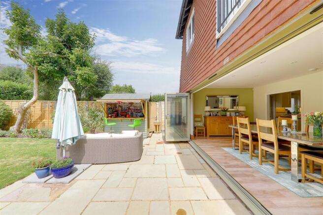 Offington Drive, Worthing, BN14 photo 2