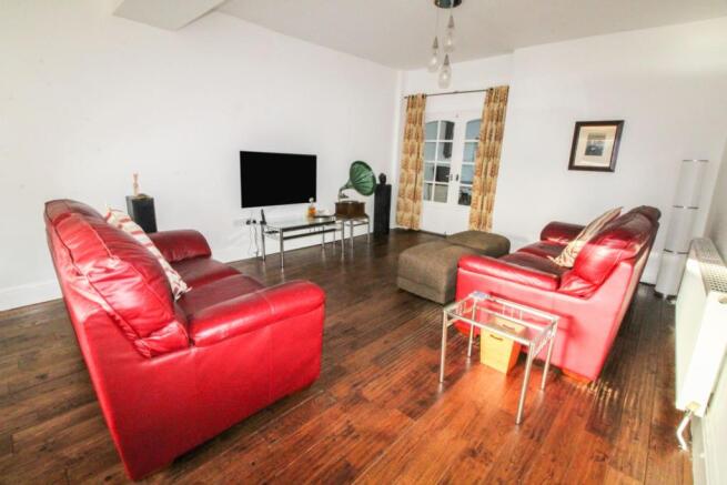 Lounge/Dining Room
