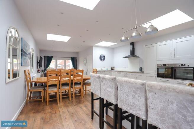 Kitchen/Dining...