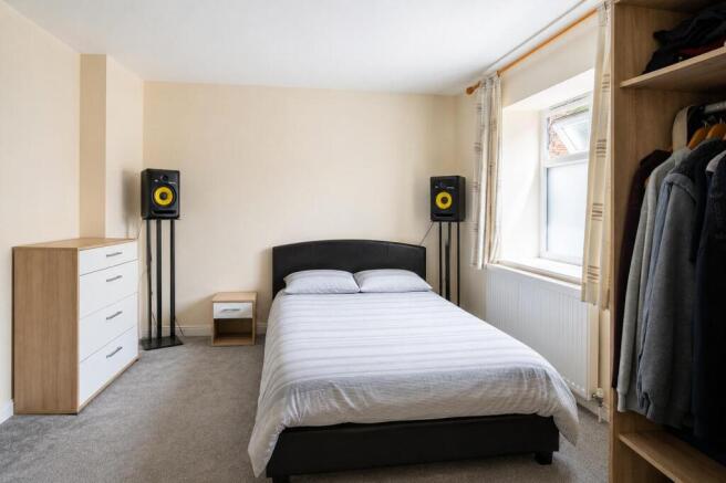 8 bed Flat for sale Image 9