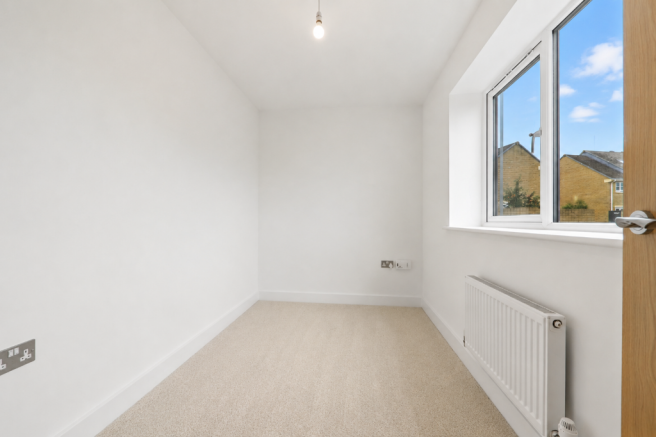 4 bed Detached for sale Image 7