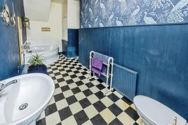 3 bed Terraced for sale Image 9