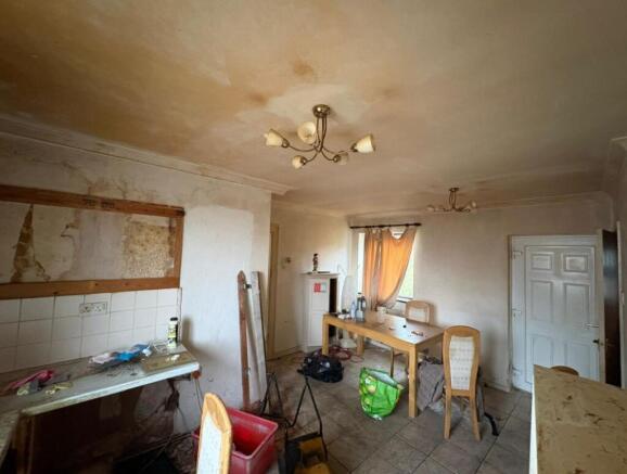 3 bed Semi-Detached for sale Image 12