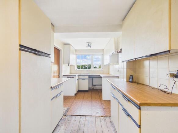 3 bed Semi-Detached for sale Image 6