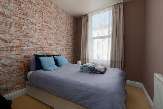 3 bed Flat for sale Image 11