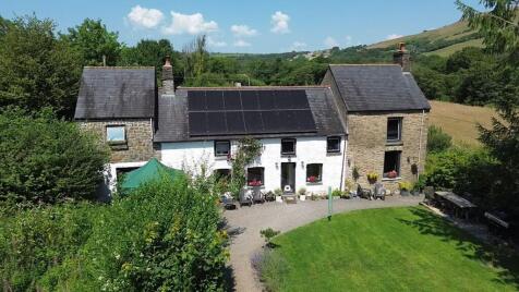 Lawn Farm House Llantrisant Pontyclun CF72 8LQ