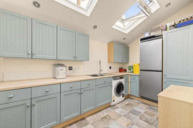 4 bed Detached for sale Image 10