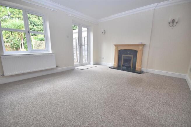 Sitting room 1.jpg
