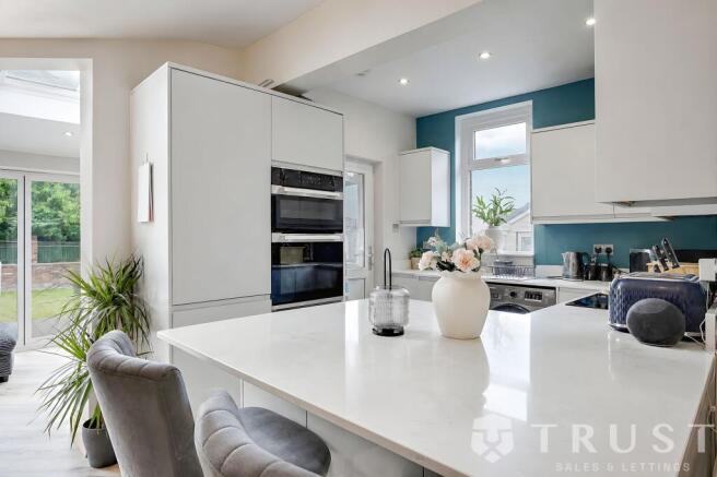 3 bed Semi-Detached for sale Image 5