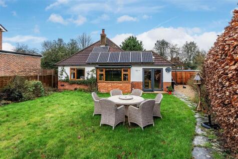 St Johns Avenue, Leatherhead, KT22