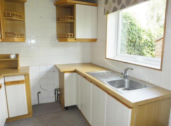 6 - kitchen.jpg