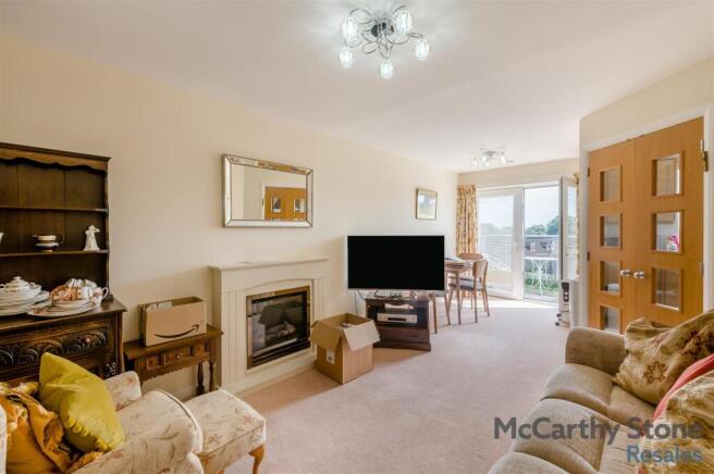 8660407-interior06.jpg