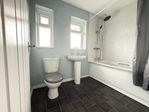 3 bed Semi-Detached to rent Image 7