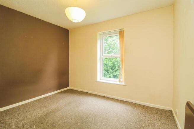 2 bed Apartment for sale Image 5