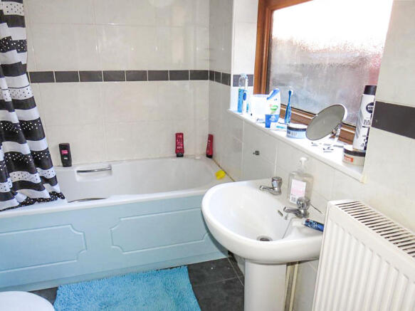 Ground Floor Bathroom: