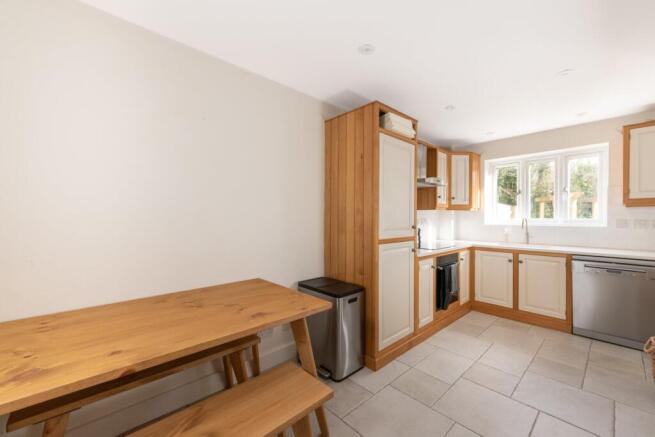 Kitchen/B'fast Room
