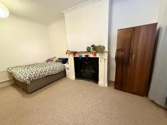 Room 2.jpg