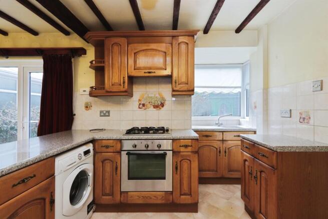3 bed Semi-Detached for sale Image 6