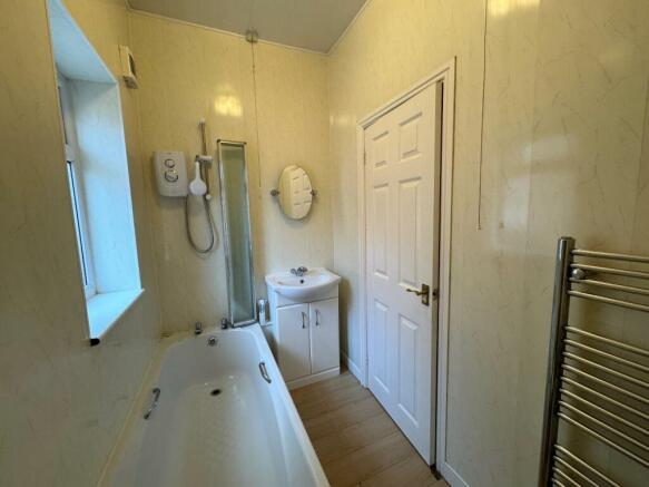 BATHROOM/W.C.