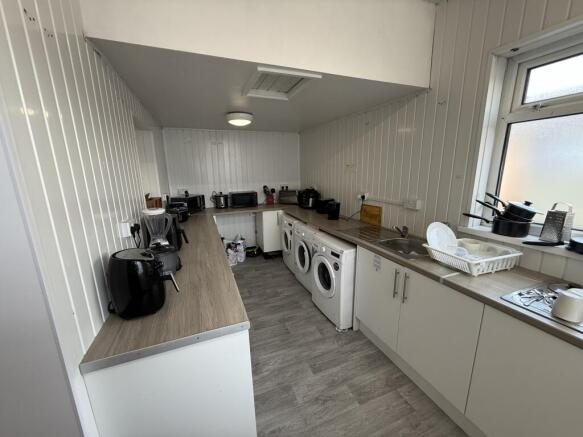 1 bed House Share to rent Image 6