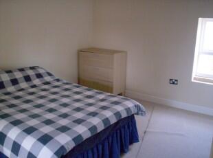 F/floor bedroom