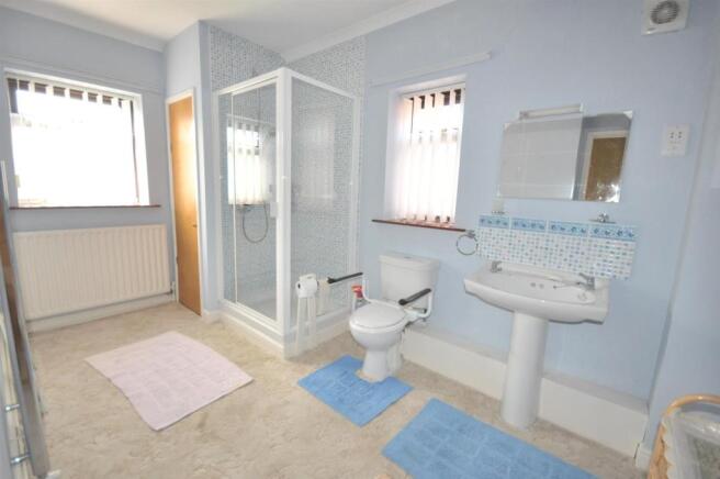 SHOWER ROOM