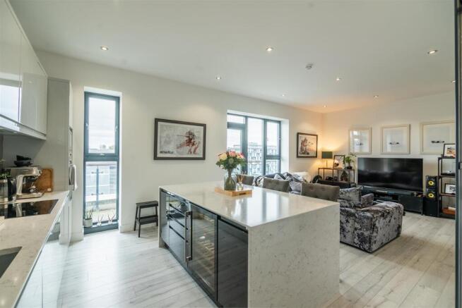2 bed Penthouse for sale Image 7