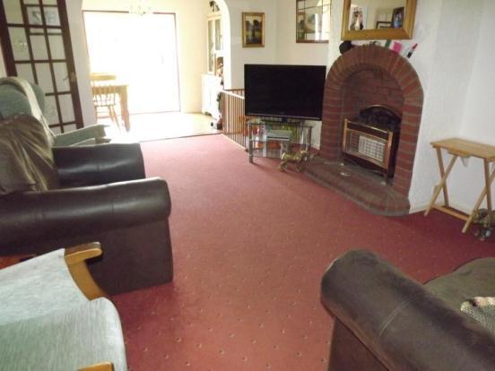 Living Room (2)