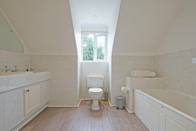 Master Bedroom En...