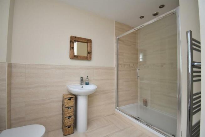 En-Suite Bathroom