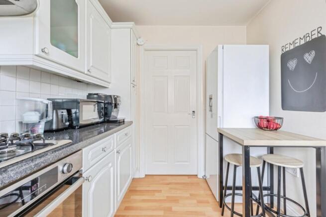 2 bed Flat for sale Image 6