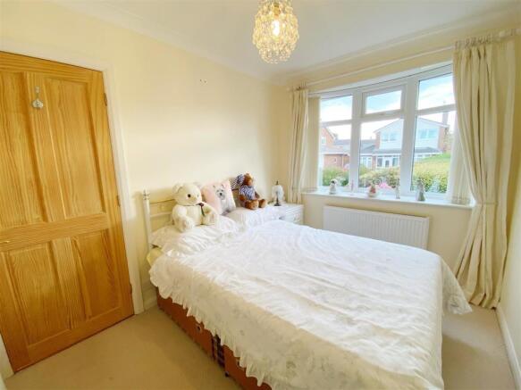 Bedroom 2 pic 2.jpg