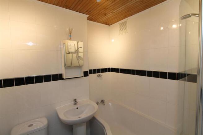 Bathroom.JPG