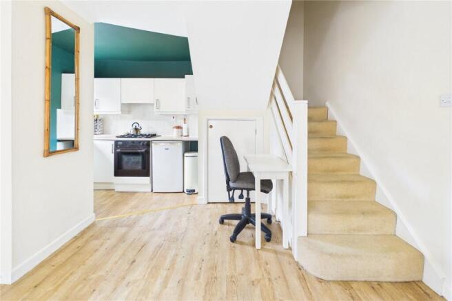 Spurcroft Road, Thatcham, Berkshire, RG19 photo 4