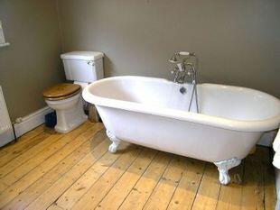 Spacious Bathroom