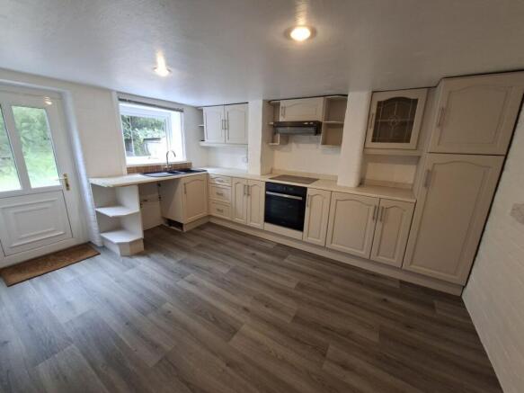 KITCHEN/BREAKFAST ROOM