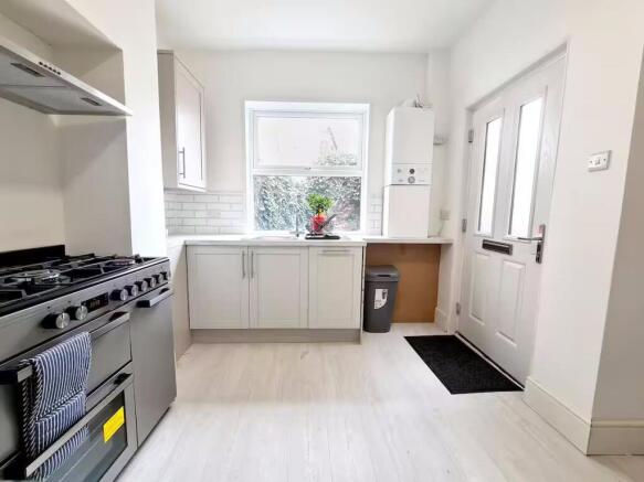 Kitchen 1.jpg