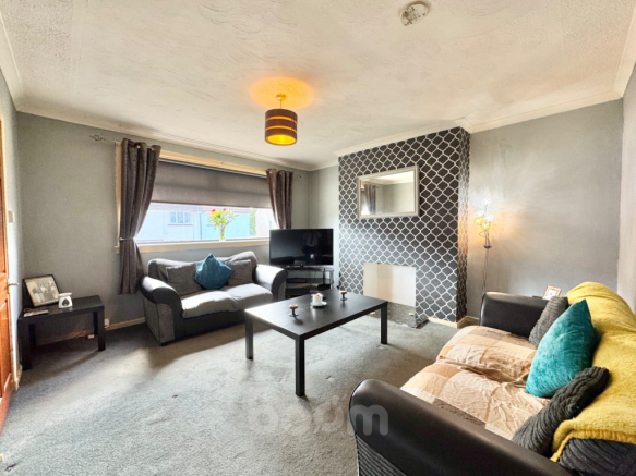 Reid Avenue, Dalry lounge