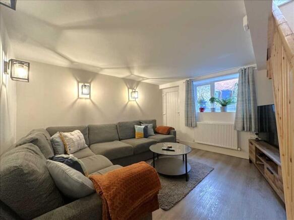 4 bed House for sale Image 11