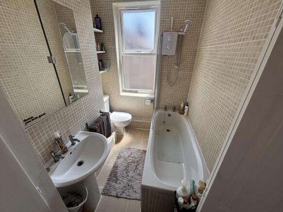 2 bed House to rent Image 8