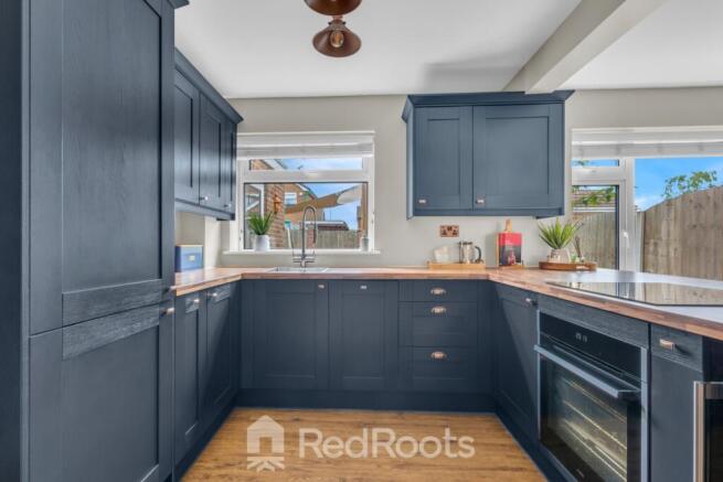 3 bed Semi-Detached for sale Image 5