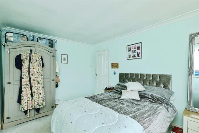 3 bed Semi-Detached for sale Image 12