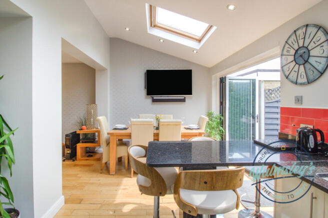 Kitchen family room & bifolding doors to garden