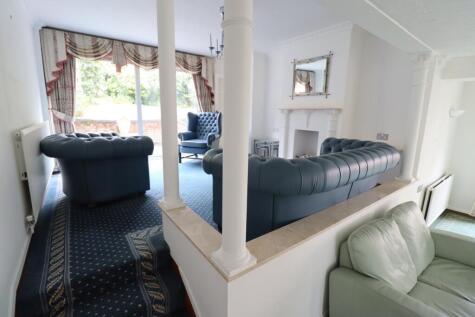 Elm Drive, Rayleigh, SS6