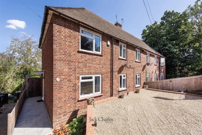5 Burns Crescent, TN9 2PS 001.jpg