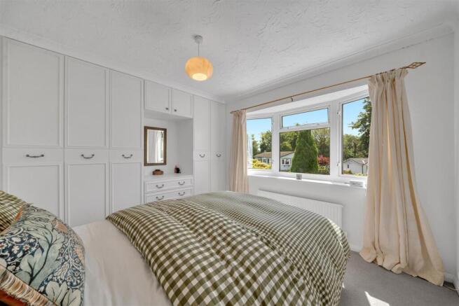 2 bed Park Home for sale Image 12