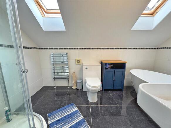 4 bed Detached for sale Image 10