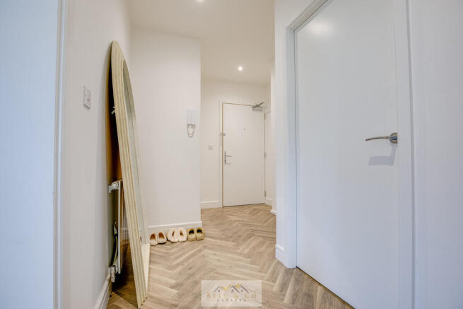 2 bed Apartment for sale Image 10
